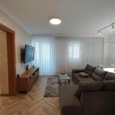 Decebal Premium Confort Крайова Екстер'єр фото