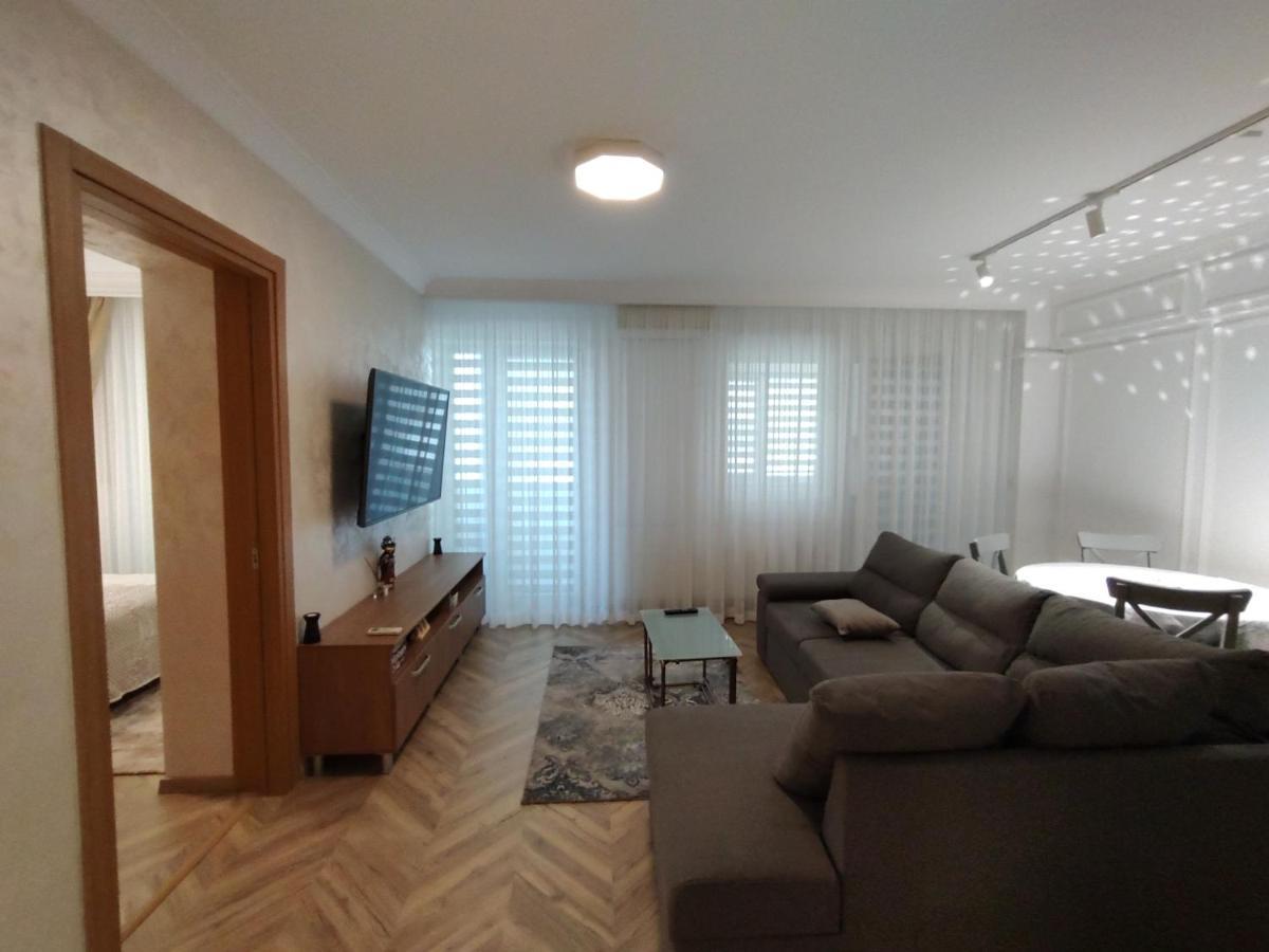 Decebal Premium Confort Крайова Екстер'єр фото